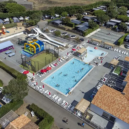 Les Ilates Camping *